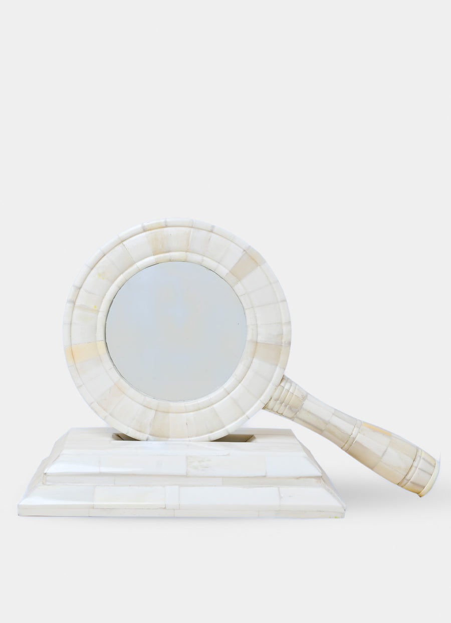 Magnifying Glass - White